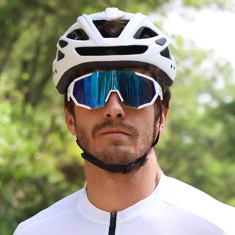 GlideTech™ | Casque velo avec éclairage arrière intégré et ventilation renforcée pour plus de sécurité – Image 2